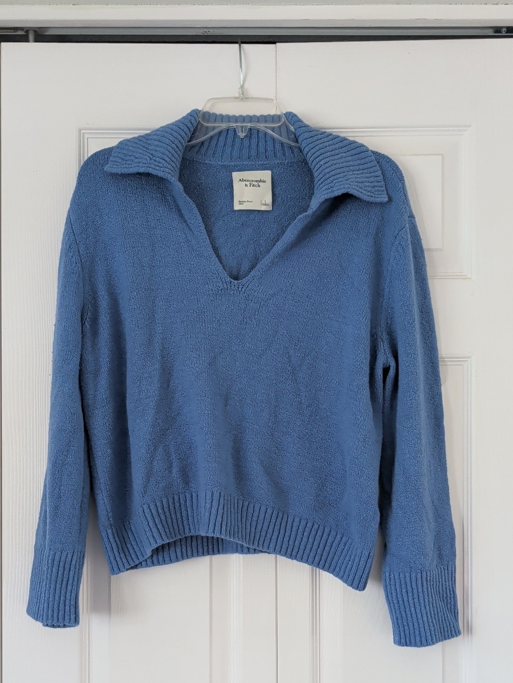 Abercrombie & Fitch Blue V-Neck Collared Women's Sweater